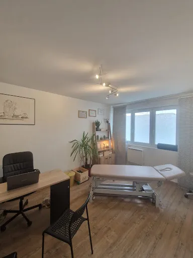 Emma FONTVIEILLE - Ostéopathe sur Montbrison et Saint Etienne à Montbrison