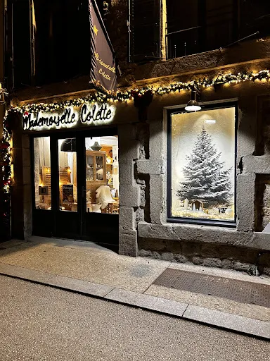 Mademoiselle Colette à Montbrison